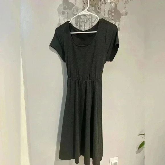 Torrid Dress Gray Knit A-Line T-Shirt Knee Length Short Sleeve Tie Belt Size 00 - Picture 2 of 6